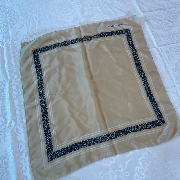 PIERRE CARDIN PARIS 100% Silk Scarf 18”x19” Made In Italy - Picture 3 of 7